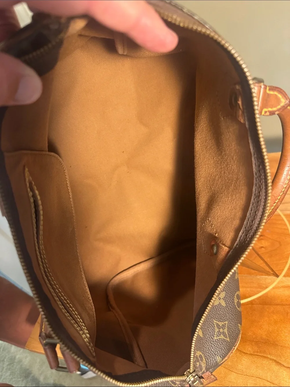 Authentic Louis Vuitton Monogram Speedy 30.
